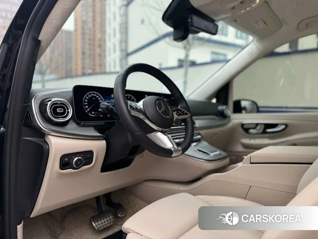 Mercedes-Benz V-class 2025 Черный из Китая, фото 4