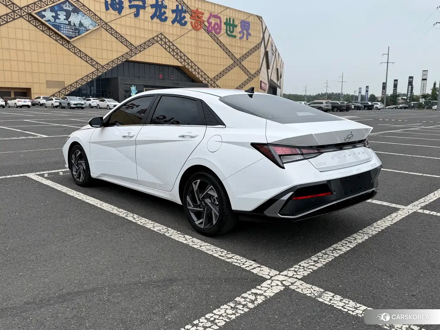 Hyundai Elantra 2023 Белый из Китая, фото 4