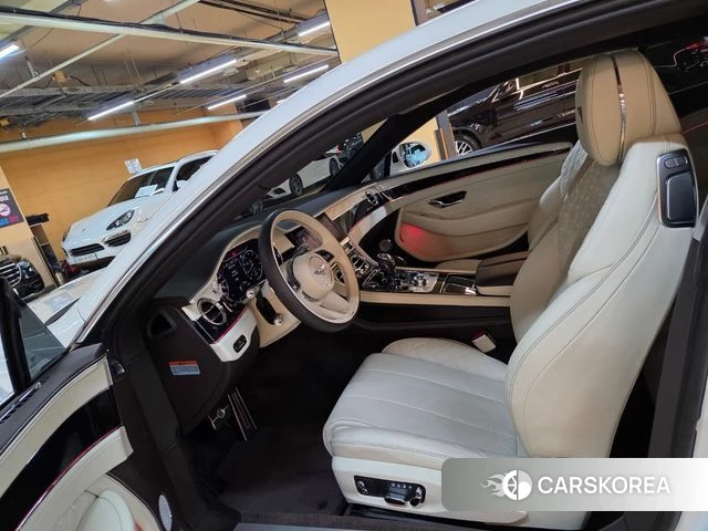 Bentley Continental GT 3rd Generation 2023 Белый из Кореи, фото 4