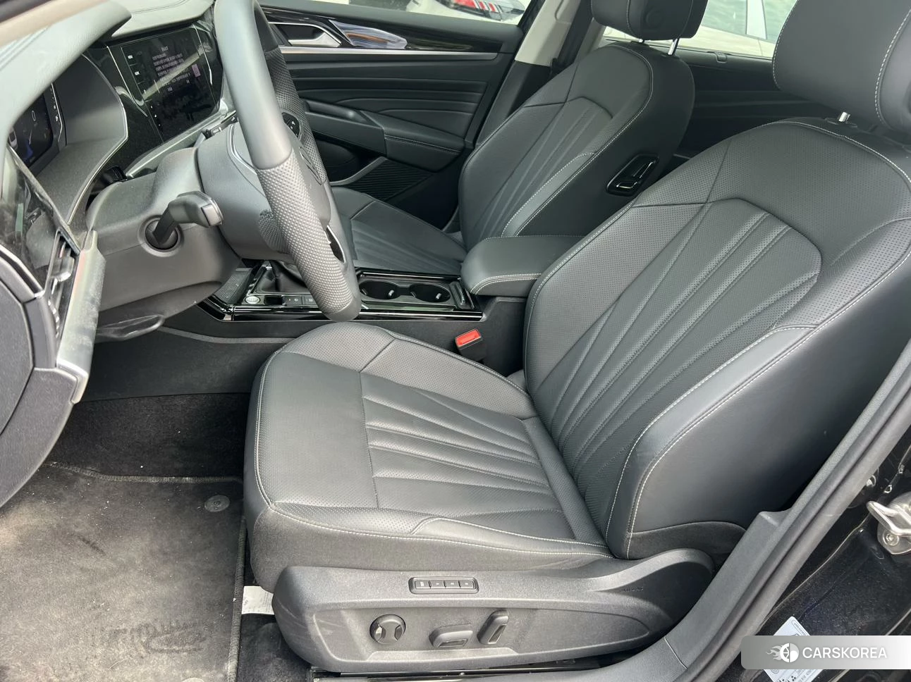 Volkswagen Passat 2024 Черный из Китая, фото 4