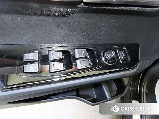 Ssangyong Torres 2024 Черный из Кореи, фото 4