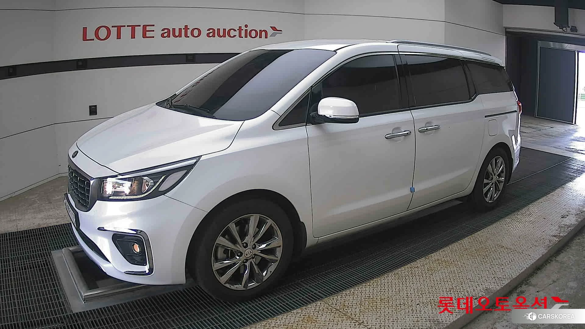 Kia Carnival 2020 Snow White Pearl (optional) из Кореи, фото 4
