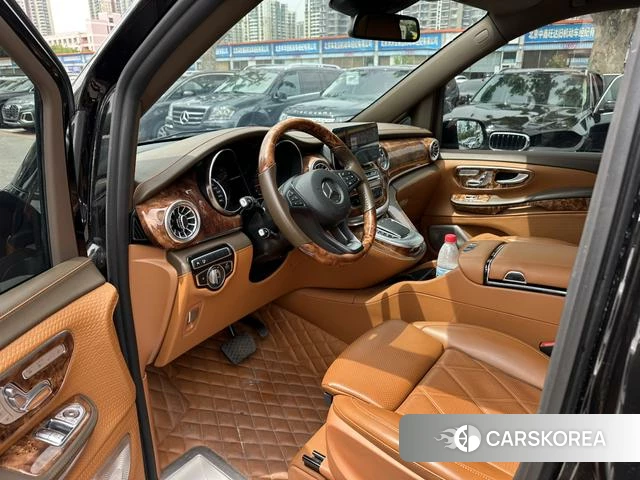Mercedes-Benz V-class 2025 Черный из Китая, фото 4