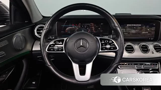 Mercedes-Benz E-Class W213 2018 Серый из Кореи, фото 4