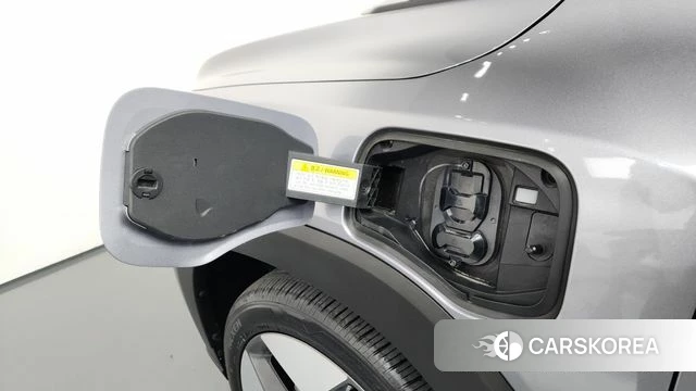 Ssangyong Torres EVX 2023 Серебристо-серый из Кореи, фото 4