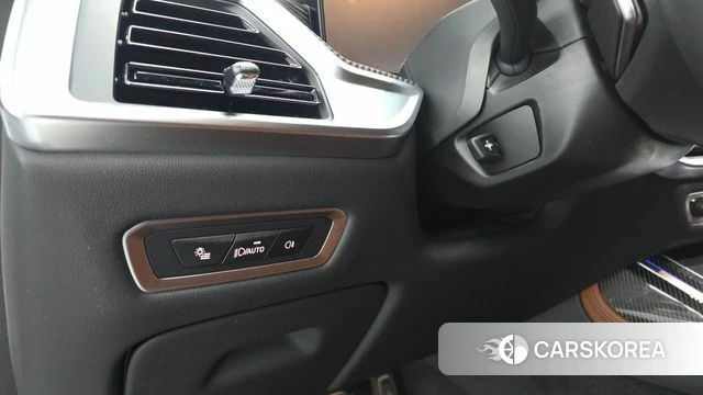 BMW X7 (G07) 2025 Белый из Кореи, фото 4