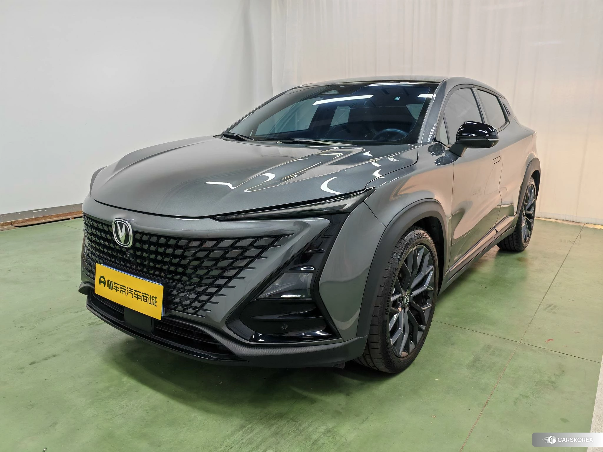 Chang'an UNI-T 2021 Темно-серый из Китая, фото 4