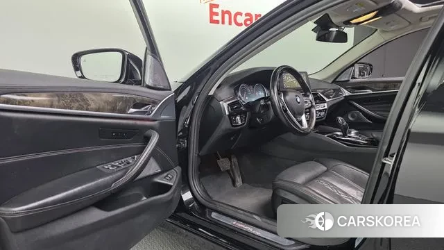 BMW 5 Series (G30) 2018 Черный из Кореи, фото 4