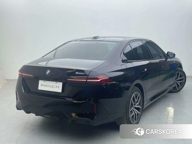 BMW 5 series (imported) 2025 Черный из Китая, фото 4