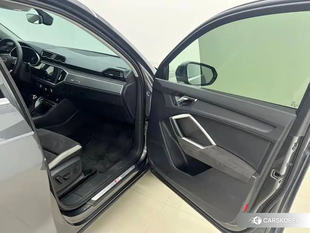 Audi Q3 2022 Silver/gray из Китая, фото 4