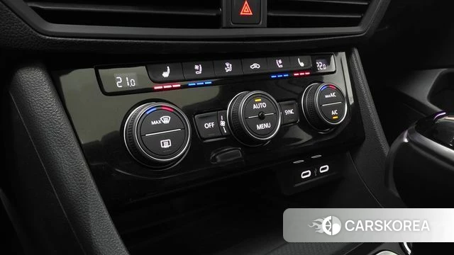 Volkswagen 7th Generation of Jetta 2023 Белый из Кореи, фото 4