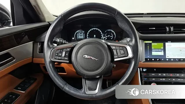 Jaguar XF (X260) 2019 Черный из Кореи, фото 4