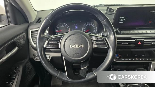 Kia Seltos 2022 Белый из Кореи, фото 4