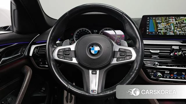 BMW 5 Series (G30) 2018 Белый из Кореи, фото 4
