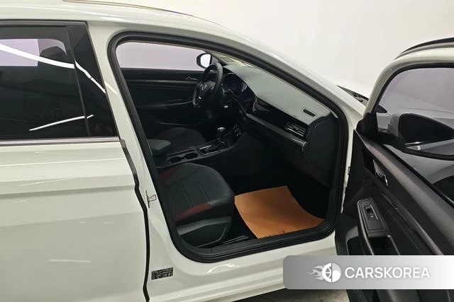 Volkswagen Bora 2021 Белый из Китая, фото 4