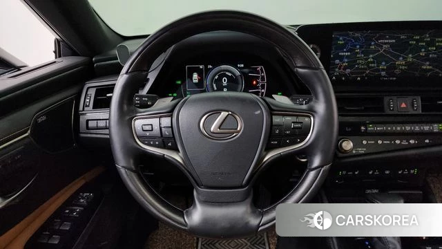 Lexus ES300h 7th generation 2022 Серебристо-серый из Кореи, фото 4