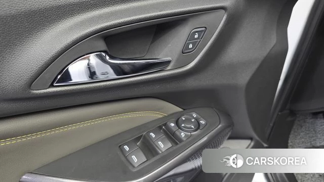 Chevrolet (GM Daewoo) Trax Crossover 2023 Белый из Кореи, фото 4