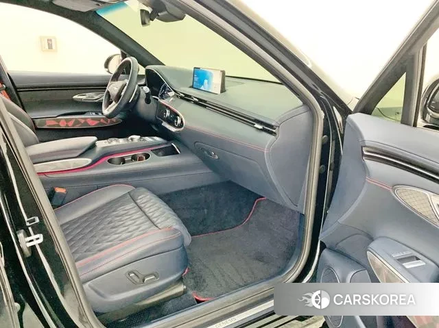 Genesis GV70 2023 Черный из Кореи, фото 4