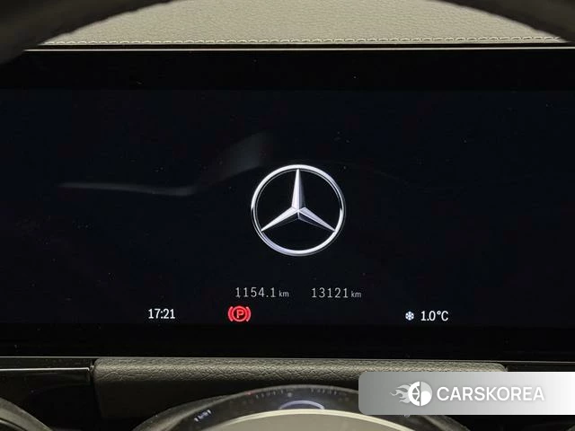 Mercedes-Benz GLA 2024 Белый из Китая, фото 4