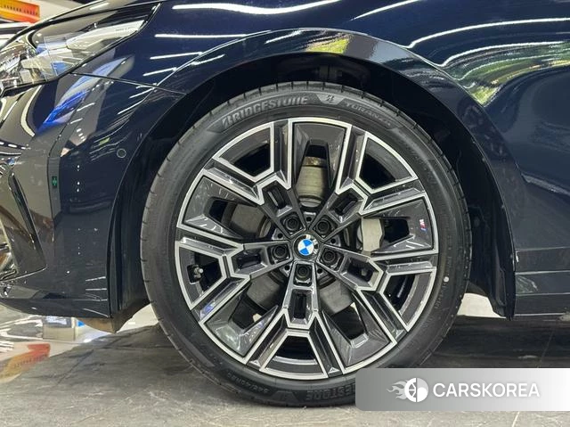 BMW 5 series 2025 Черный из Китая, фото 4