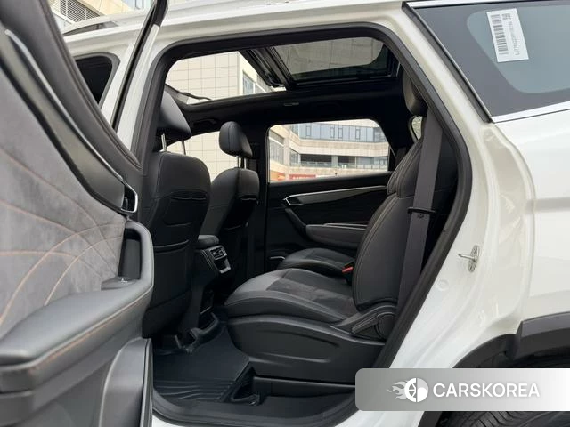 Geely Automobile Haoyue L 2025 Белый из Китая, фото 4