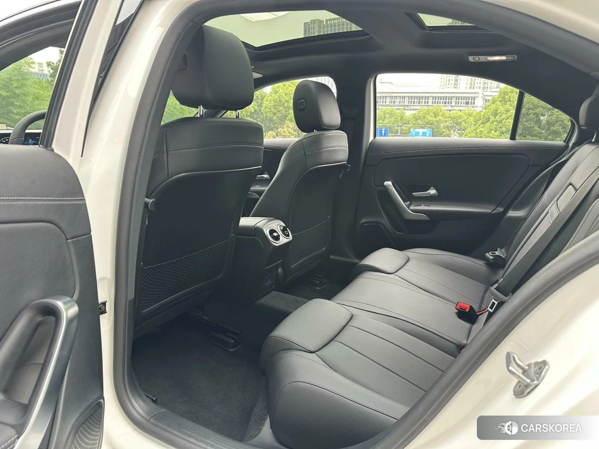 Mercedes-Benz Class A 2021 Белый из Китая, фото 4