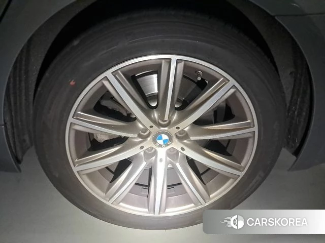 BMW 5 Series (G30) 2018 Серый из Кореи, фото 4
