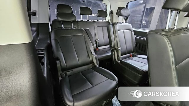 Hyundai Staria 2023 Белый из Кореи, фото 4