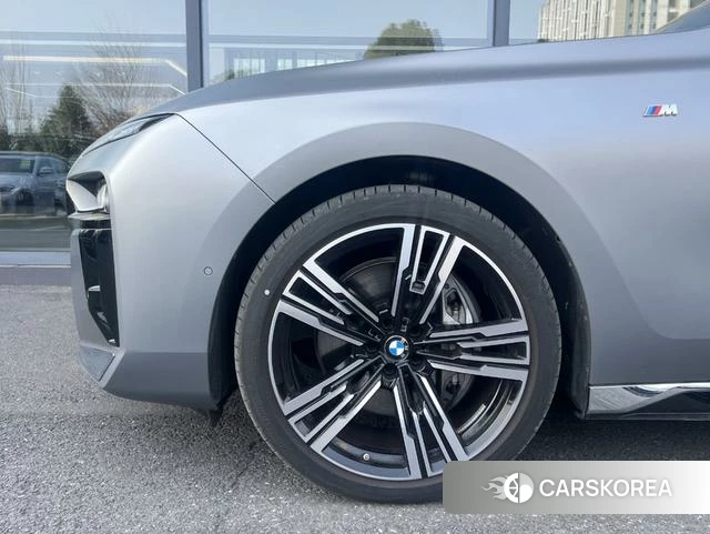 BMW 7 series 2025 Серебристо-серый из Китая, фото 4