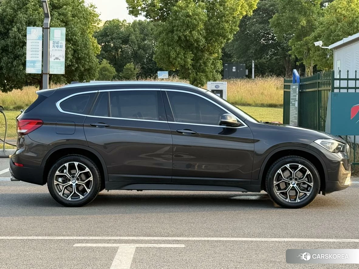 BMW X1 2021 Темно-серый из Китая, фото 4