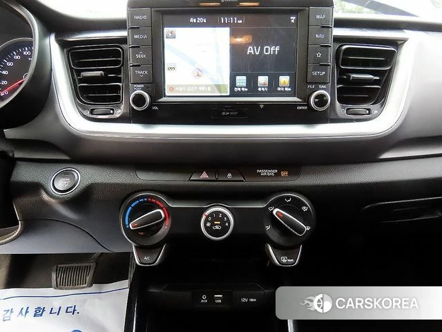 Kia Stonic 2018 Черный из Кореи, фото 4