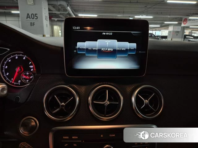 Mercedes-Benz A-Class W176 2018 Белый из Кореи, фото 4