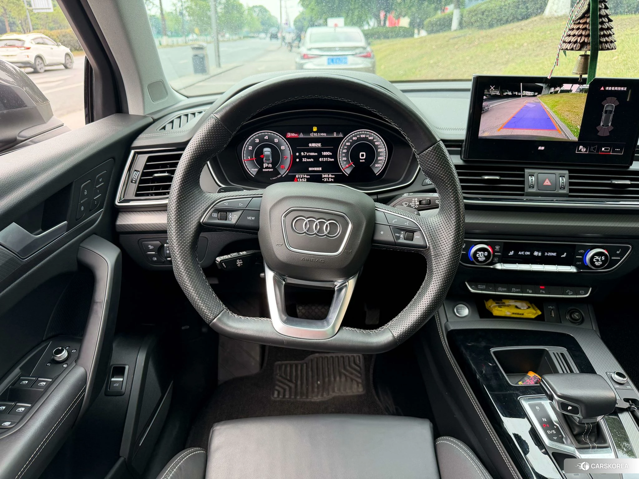 Audi Q5L 2022 Темно-серый из Китая, фото 4