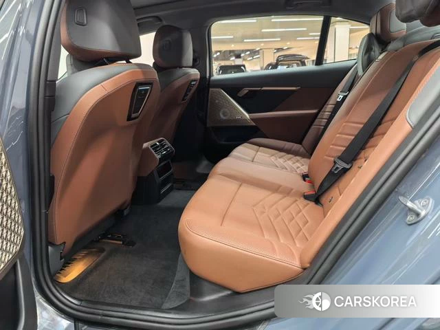 BMW 5 series 2024 Синий из Китая, фото 4
