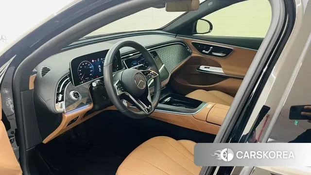 Mercedes-Benz E-Class W214 2024 Черный из Кореи, фото 4