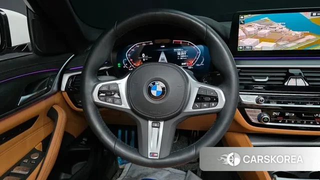 BMW 5 Series (G30) 2023 Белый из Кореи, фото 4