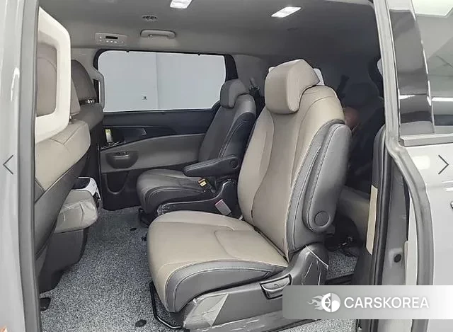 Kia The New Carnival 4th Generation 2025 Серебристо-серый из Кореи, фото 4