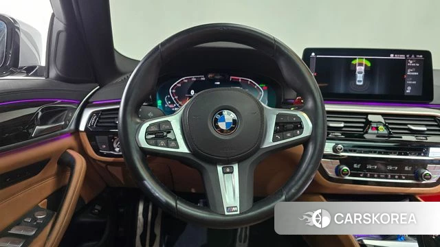 BMW 5 Series (G30) 2022 Серебристо-серый из Кореи, фото 4