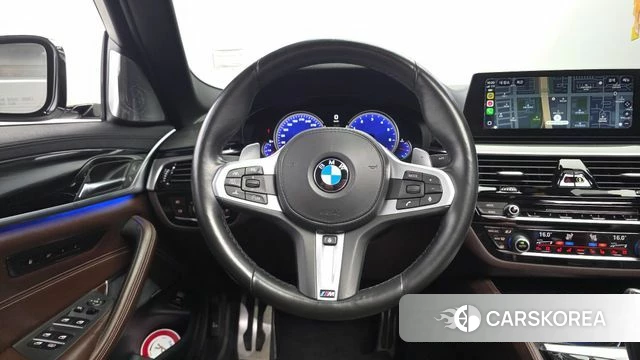 BMW 5 Series (G30) 2018 Белый из Кореи, фото 4