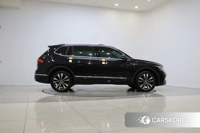 Volkswagen Tiguan L 2022 Черный из Китая, фото 4
