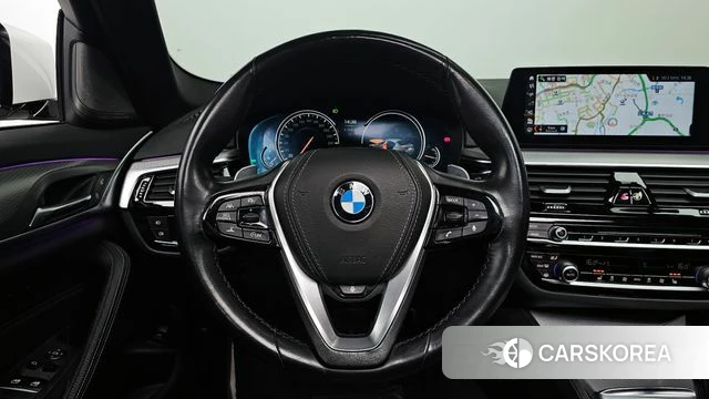 BMW 5 Series (G30) 2018 Белый из Кореи, фото 4