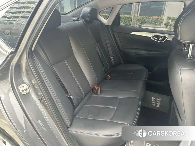 Nissan Xuan Yi 2023 Темно-серый из Китая, фото 4