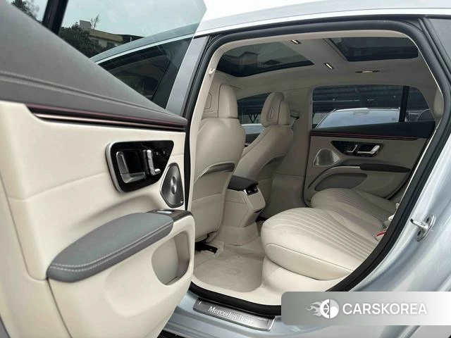 Mercedes-Benz EQS 2024 Серебристо-серый из Китая, фото 4