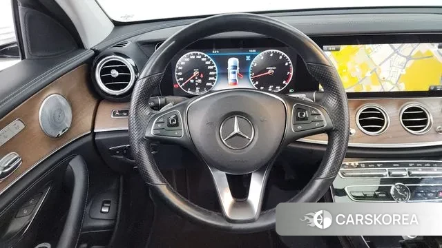 Mercedes-Benz E-Class W213 2018 Белый из Кореи, фото 4