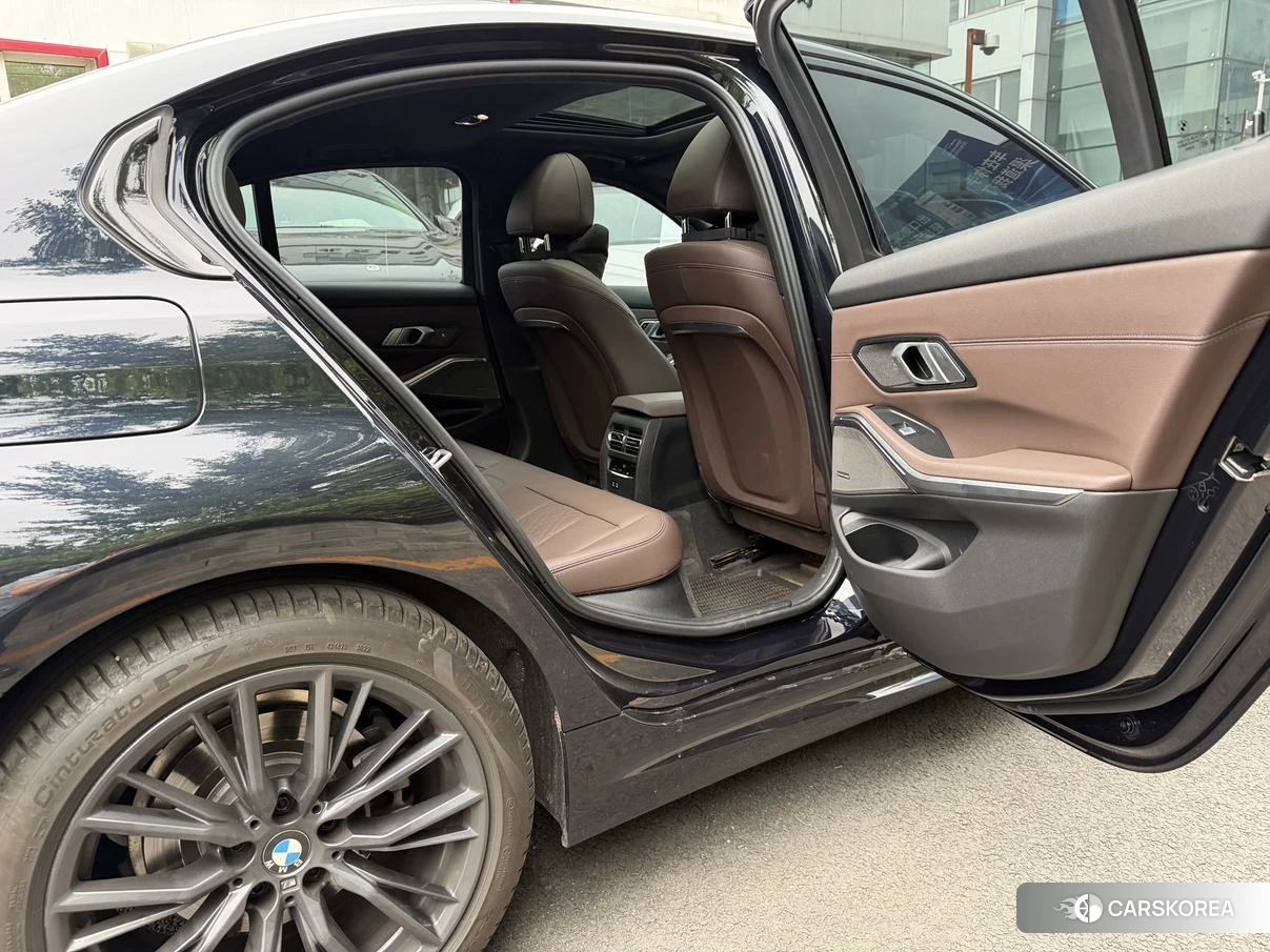 BMW 3 series 2022 Черный из Китая, фото 4