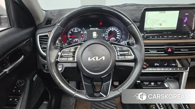 Kia Seltos 2022 Белый из Кореи, фото 4