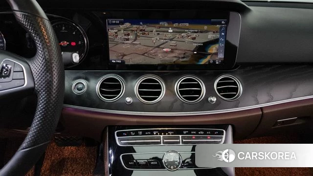 Mercedes-Benz E-Class W213 2018 Белый из Кореи, фото 4