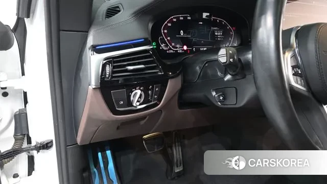 BMW 6 Series GT (G32) 2022 Белый из Кореи, фото 4