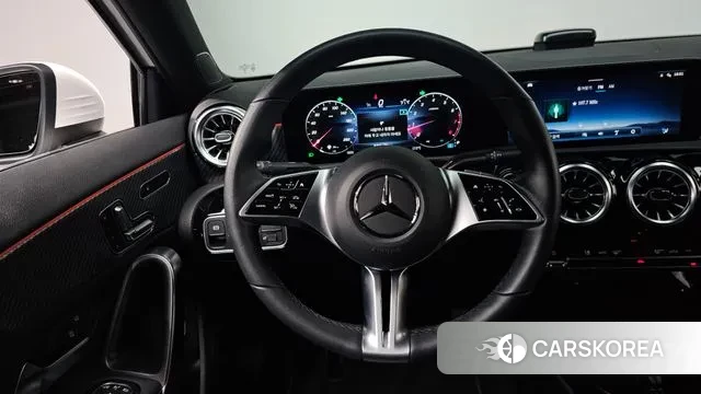 Mercedes-Benz A-Class W177 2024 Белый из Кореи, фото 4