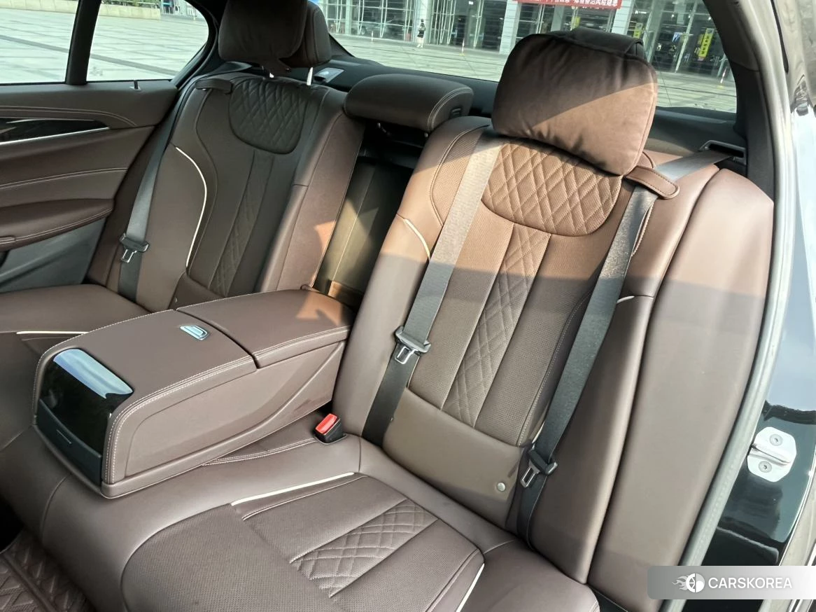 BMW 5 series 2022 Черный из Китая, фото 4